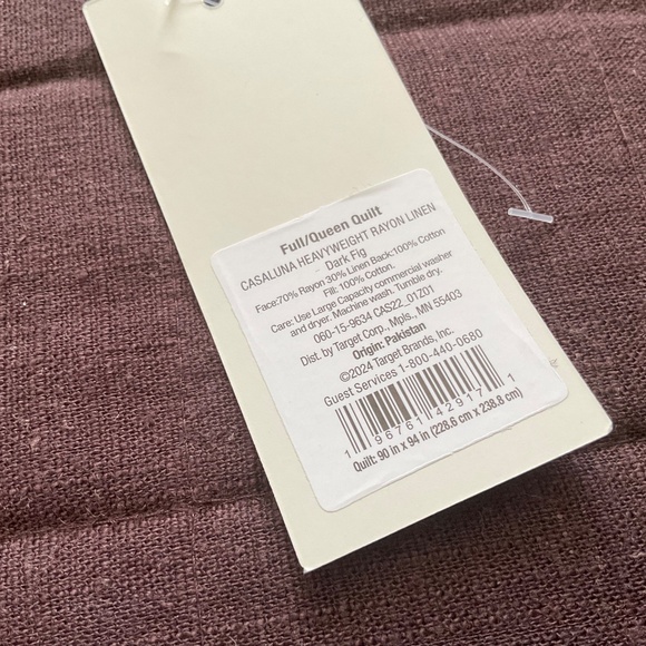 Casaluna, Heavyweight Linen Quilt, Queen size NEW with tags, dark fig - Picture 4 of 10